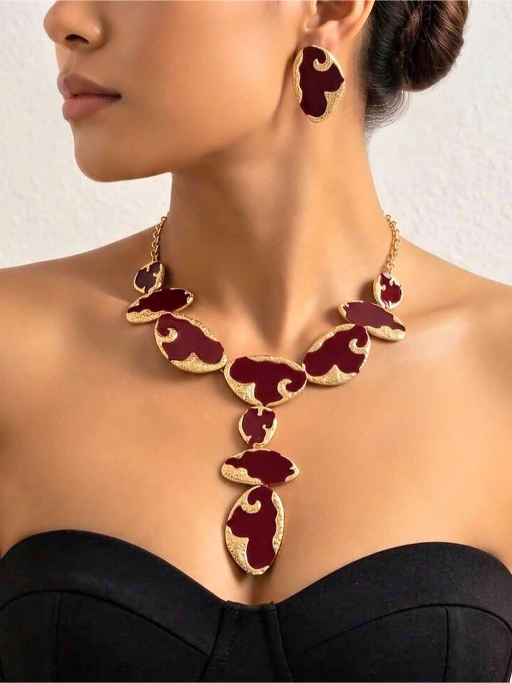 Red & Gold Statement Necklace Earrings Like New